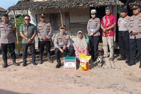 Peduli Warga, Polres Mesuji Berikan Bantuan Sosial di Desa Sungai Cambai