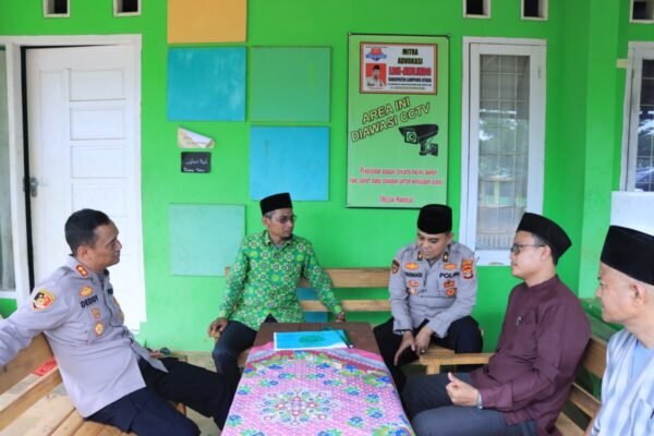 Safari Ramadhan di Pondok Pesantren, Kapolres Lampung Utara Gelar Bakti Sosial