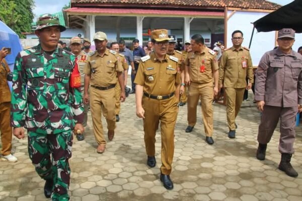 Dandim 0412/Lampung Utara, Letkol Inf Hery Eko Prabowo, Terima Kunjungan Tim Wasev Mabes TNI AD dalam Rangka TMMD Ke-123 di Desa Subik