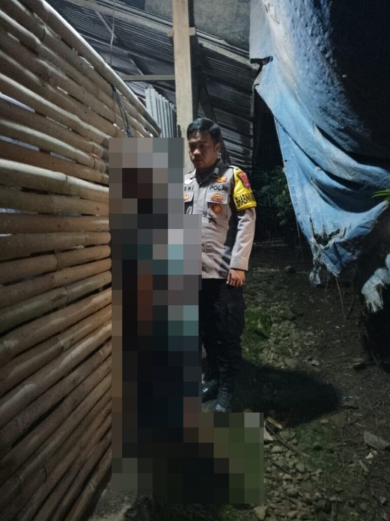 Polisi Datangi TKP Seorang Pria Diduga Gantung Diri di Kampung Simpang Tiga
