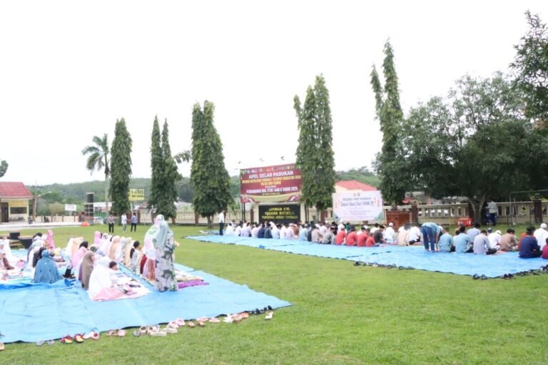Polres Way Kanan Gelar Salat Idul Fitri 1446 H