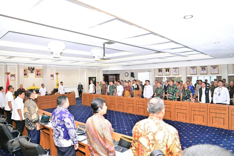 Bahas Kesiapan Mudik di Lampung, Bupati Egi Rakor Bersama Mendagri dan Menhub di Kantor Gubernur