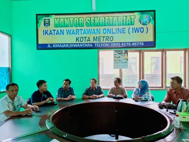 Edi Arsadad, melakukan kunjungan kerja ke Pengurus Daerah (PD) IWO Kota Metro pada Rabu 30/4/2025