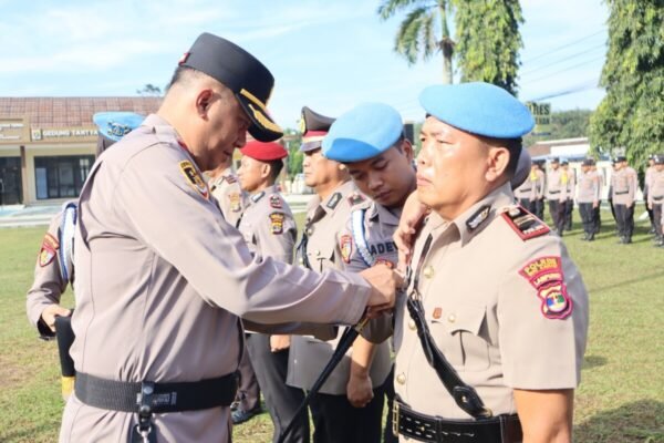 Polres Way Kanan Gelar Upacara Sertijab Kasatresnarkoba, Kasipropam dan Kapolsek