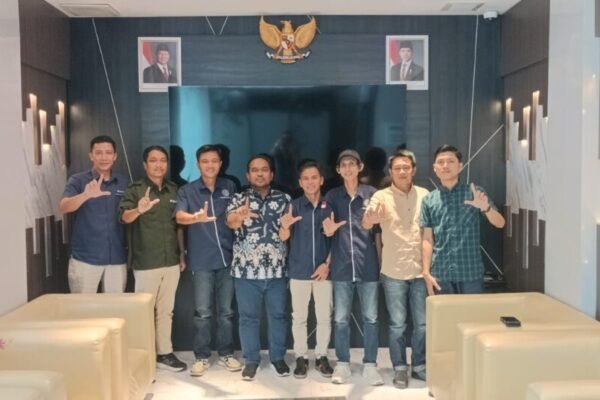 Ketua IWO Lampung, Edi Arsadad, menyambut baik peluang kolaborasi IWO Lampung berkomitmen untuk mendukung kegiatan yang dapat meningkatkan profesionalisme wartawan