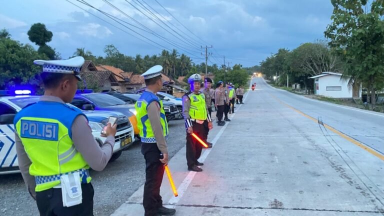 Antisipasi Gangguan Kamtibmas, Polres Way Kanan Patroli Hunting System di Jalinsum Blambangan Umpu