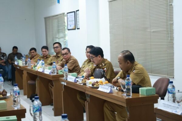 Japfa Comfeed Lirik Potensi Investasi di Lampung Utara, Bupati Hamartoni Tawarkan Kerja Sama Strategis Dan peluang investasi di sektor perikanan dan peternakan kepada PT Japfa Comfeed Indonesia Tbk.