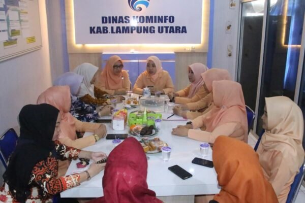 Dharma Wanita Dinas Kominfo Lampura Gelar Pertemuan Rutin, Bahas Evaluasi dan Program Kerja 👇👇👇👇👇👇