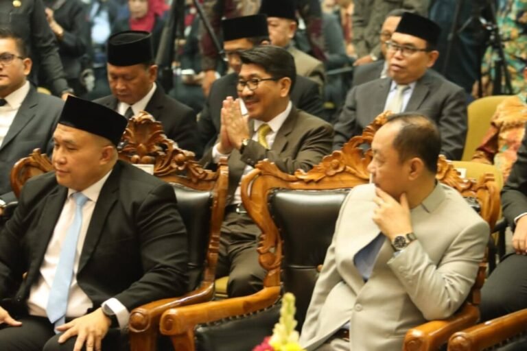 Bupati Lampung Utara Hadiri Pelantikan Dr. Marindo Kurniawan sebagai Sekretaris Daerah Provinsi Lampung                             👇👇👇👇👇