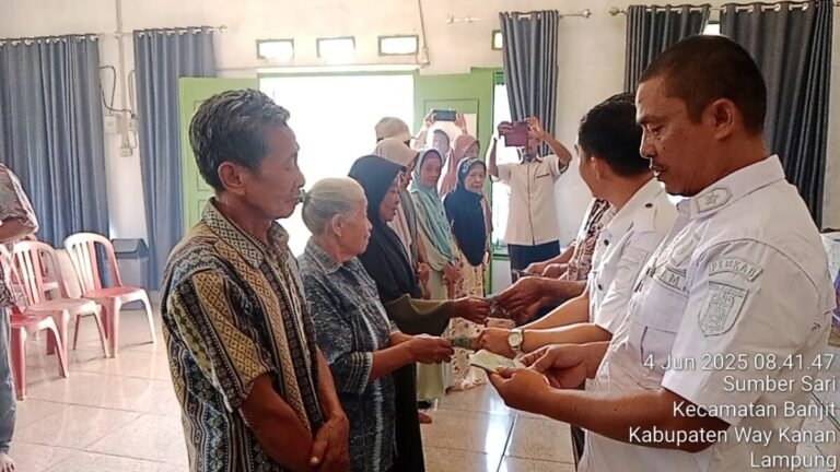 Salurkan BLT DD Triwulan Ke 2 Untuk 9 KPM, Kakam Sumber Sari Sampaikan ini