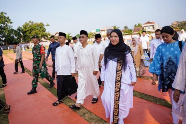 Eva Dwiyana mengucapkan Selamat Hari Raya Idul Adha kepada umat muslim,