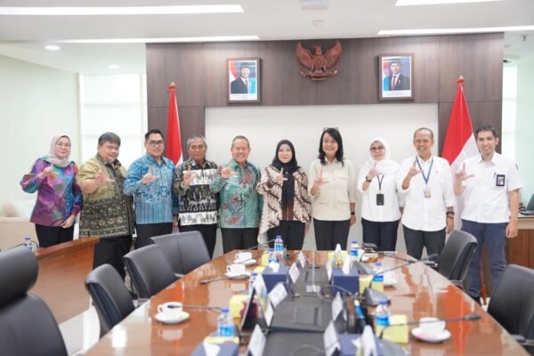 Wali kota Bandar Lampung Audensi Dengan Wamen PU Bahas Isu Strategis