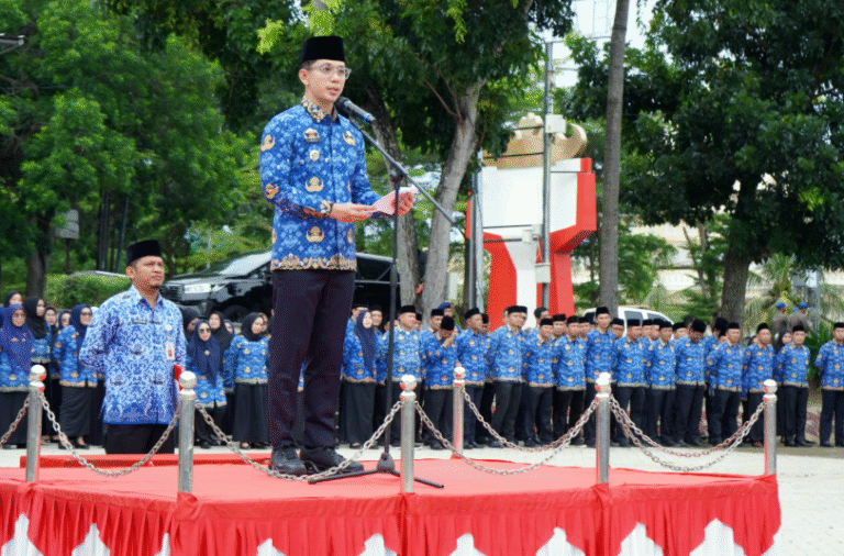 Pimpin Upacara Bulanan Perdana, Bupati Egi Ajak ASN Kerja Keras, Cerdas, Ikhlas