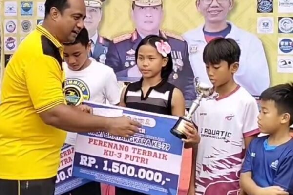 Salah Satu Atlet Renang PR Komet Dapat Perenang Terbaik Piala Kapolda CUP 2025
