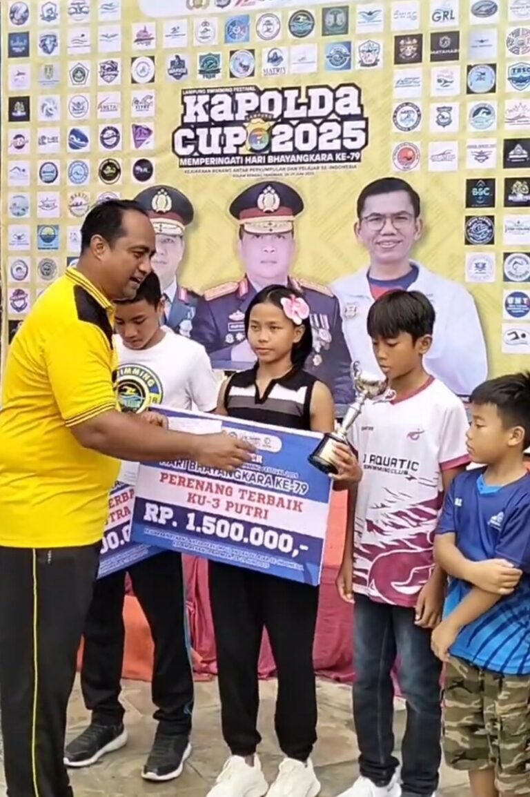 Salah Satu Atlet Renang PR Komet Dapat Perenang Terbaik Piala Kapolda CUP 2025