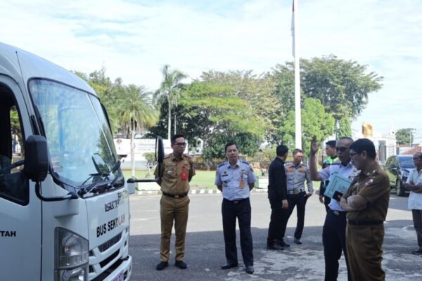 Lampung Utara Mendapatkan Bantuan Bus Sekolah dari Kementerian Perhubungan Berkat Inisiatif Bupati Hamartoni.