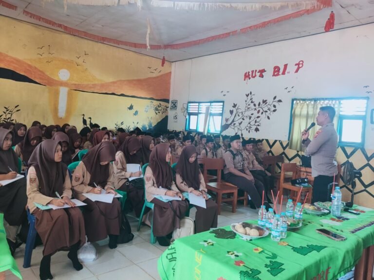 Police Goes To School, Polsek Pakuan Ratu Ajak Pelajar Madrasah Al-Ma’Arif Jauhi Bullying
