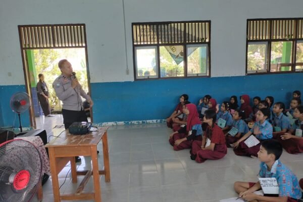 MPLS di SMPN 4 Negeri Agung, Polres Way Kanan Hadir Berikan Materi Pembinaan Kepada Palajar