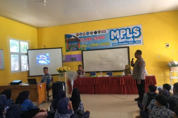MPLS di SMAN 2, Kapolsek Gunung Labuhan Ajak Siswa Jauhi Kenakalan Remaja