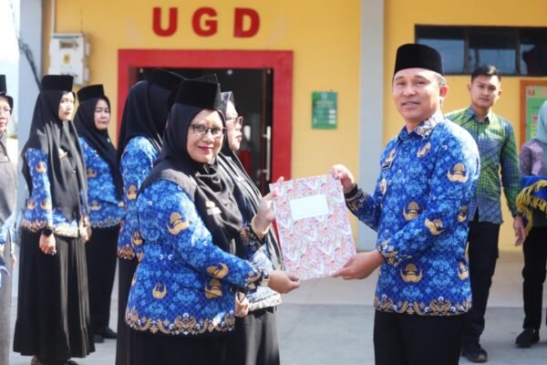 Lantik 14 Kapus dan Kasubag Tu, Parosil Mabsus Tegaskan Pelayanan Harus Siap 24 Jam.