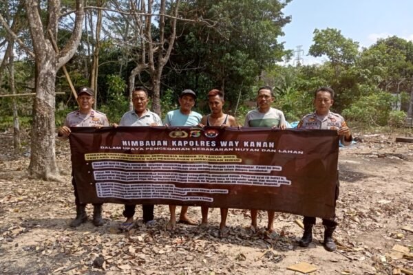 Cegah Kebakaran Hutan Dan Lahan, Polsek Negara Batin Gelar Sosialisasi di Kampung Gedung Jaya