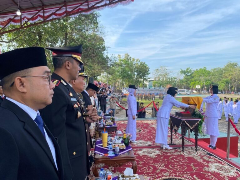 Kapolres Hadiri Upacara Peringatan Kemerdekaan RI Ke-80 di Lapangan Pemkab Way Kanan