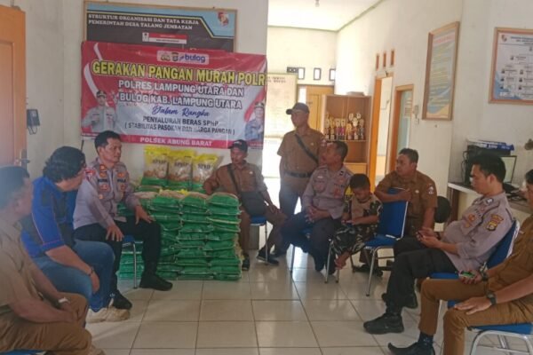 Kapolsek Abung Barat Salurkan Beras Murah, Warga Senang Terbantu di Tengah Tingginya Harga Pangan