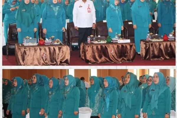 BUPATI LAMPUNG UTARA, DIWAKILI SEKDA, HADIRI PENGUKUHAN PENGURUS TP-PKK DAN TP POSYANDU MASA BAKTI 2025–2030