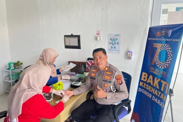 Hari Lalu Lintas Bhayangkara ke-70 , Kasat Lantas Gelar Bakti Kesehatan Donor Darah di RSUD ZAPA Way Kanan