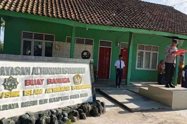 Police Goes To School di SMK Al-Hikmah Istiqomah, Kanit Binmas Himbau Pelajar Hindari Bullying dan Tidak Mudah Terprovokasi