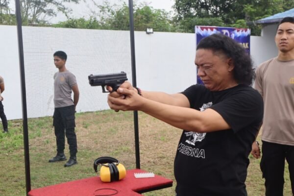 Sambut Hari Lalulintas Bhayangkara ke 70, Kapolres dan Personel Gelar Lomba Menembak di Lapangan Tembak Polres Way Kanan
