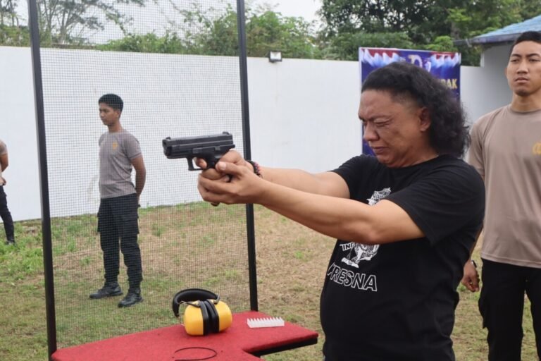 Sambut Hari Lalulintas Bhayangkara ke 70, Kapolres dan Personel Gelar Lomba Menembak di Lapangan Tembak Polres Way Kanan