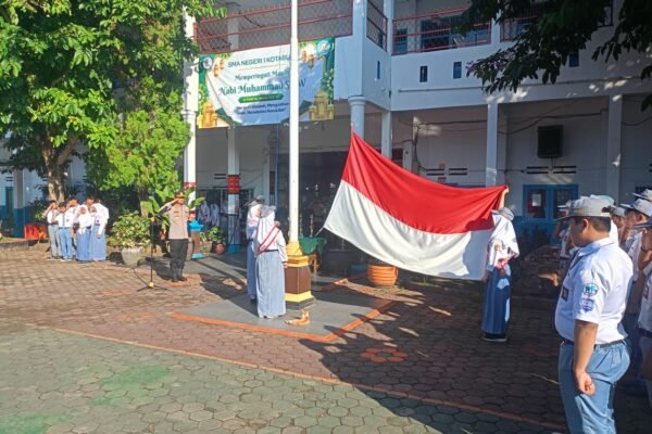 Jadi Pembina Upacara Disekolah, Kapolres Lampung Utara Ingatkan Bahaya Kenakalan Remaja