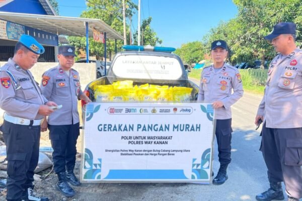 Dengan Humanis, Polsek Blambangan Umpu Sukseskan Gerakan Pangan Murah Untuk Masyarakat