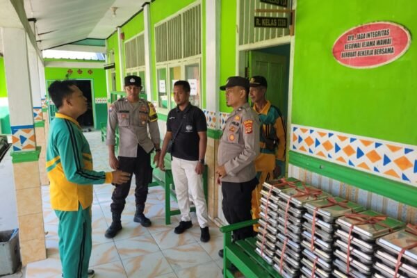 Wujud Nyata Kepedulian Polri, Polsek Banjit Monitoring Penyaluran Makan Bergizi Gratis