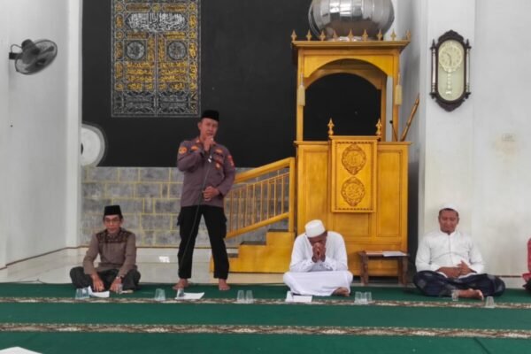 Pengajian Istigasah di Ponpes Bahrul Ulum, Kapolsek Rebang Tangkas Berikan Himbauan Kamtibmas