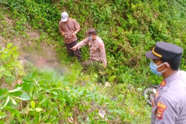 Polsek Semaka Identifikasi Temuan Mayat di Jurang Rewel