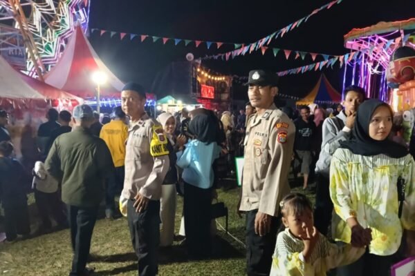 Ciptakan Rasa Aman, Polsek Rebang Tangkas Lakukan Patroli KRYD di Pasar Malam