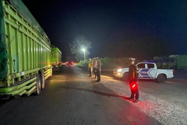 Himbau Pengendara Berhati Hati, Satlantas Polres Way Kanan Lakukan Patroli di Jalinsum Kampung Giham