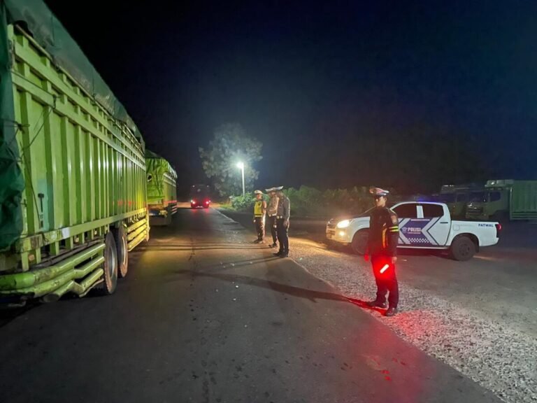 Himbau Pengendara Berhati Hati, Satlantas Polres Way Kanan Lakukan Patroli di Jalinsum Kampung Giham