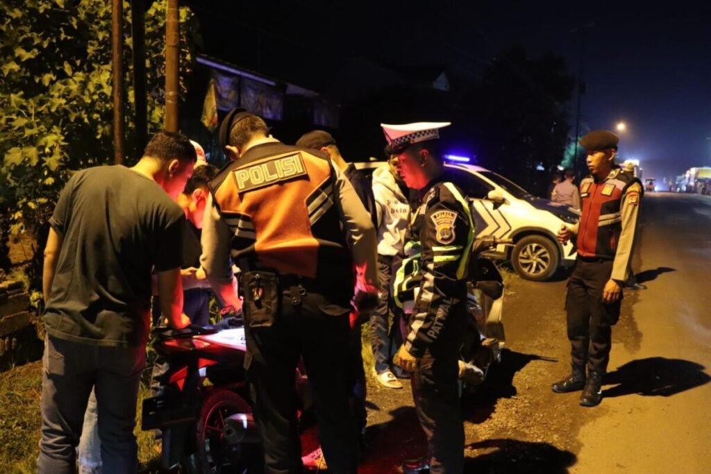 Razia Malam Minggu Bersama TNI, Polres Lampung Utara Amankan 12 Motor dan 1 Sajam