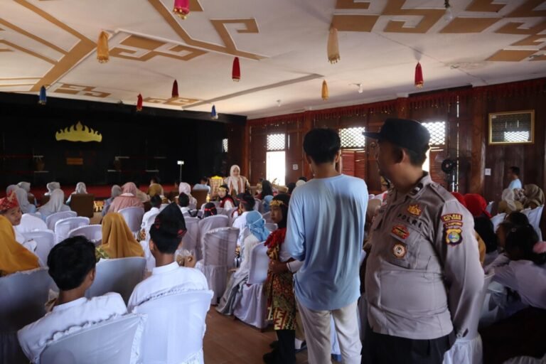 PKD Kabupaten Way Kanan Tahun 2025, Polisi Berikan Pengamanan dan Himbauan di Nuwa Adat