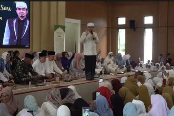 USTAD SOLMET Bersama PEMKAB Lampung Utara Gelar Pengajian Akbar Peringati Maulid Nabi