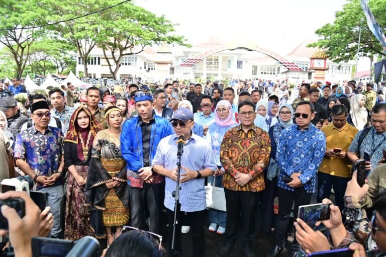 Menko Pangan Hadiri Serangkaian Acara Budaya dan Pawai Akbar di Lampung Selatan