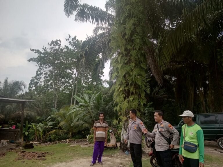 Peduli Sesama, Kapolres Salurkan Bantuan Kepada Korban Angin Puting Beliung di Negara Batin