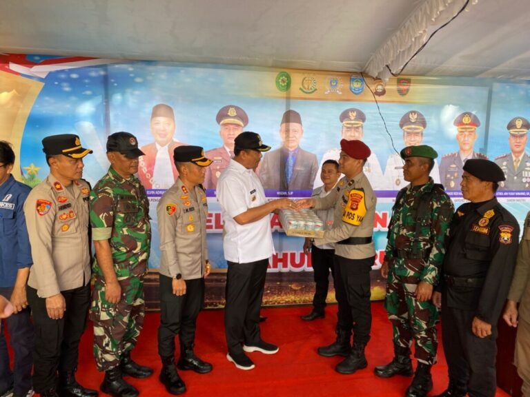 Pelayanan Masyarakat Jadi Prioritas, Kapolres dan Bupati OKU Selatan Pantau Pos Yan Operasi Lilin