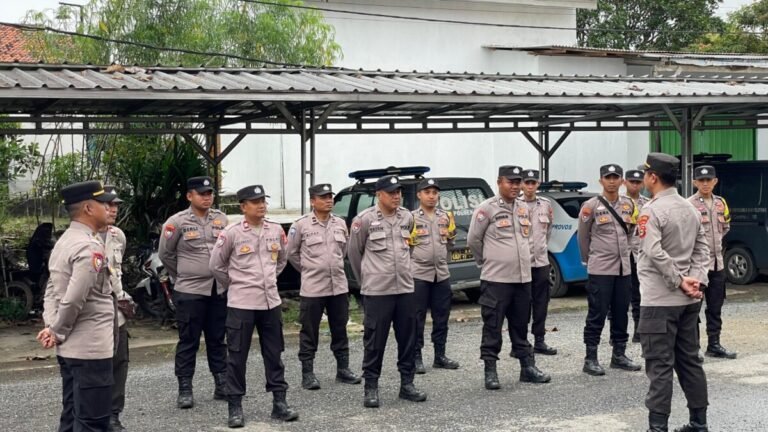 Dorong Peningkatan Pelayanan, Kasatbinmas Gelar Anev Kinerja Bhabinkamtibmas di Polres Way Kanan