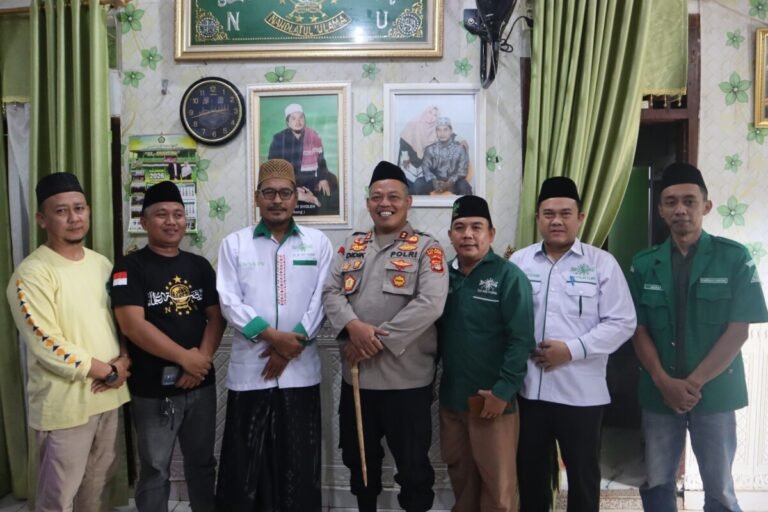 Kapolres Way Kanan Silaturahmi Dengan Ketua PCNU Jalin Sinergi Ciptakan Kamtibmas Kondusif