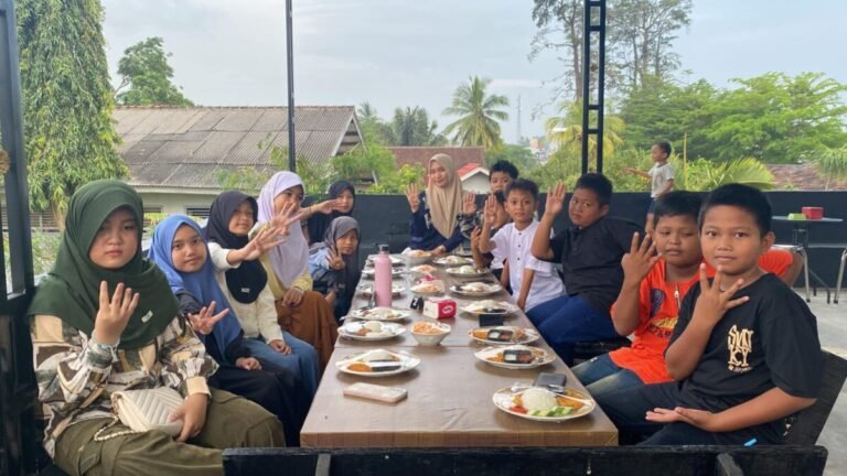 Momen Bulan Suci Ramadhan 1447 H.SDN 4 Gapura Gelar Kegiatan Buka Bersama Siswa..DiCaffe Silver House. Pelangi 2 Gapura Kotabumi