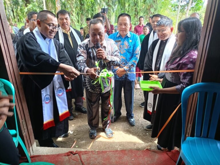 Resmikan Gereja Alkitab Indonesia, Camat Negeri Agung Ajak Perkuat Sinergitas